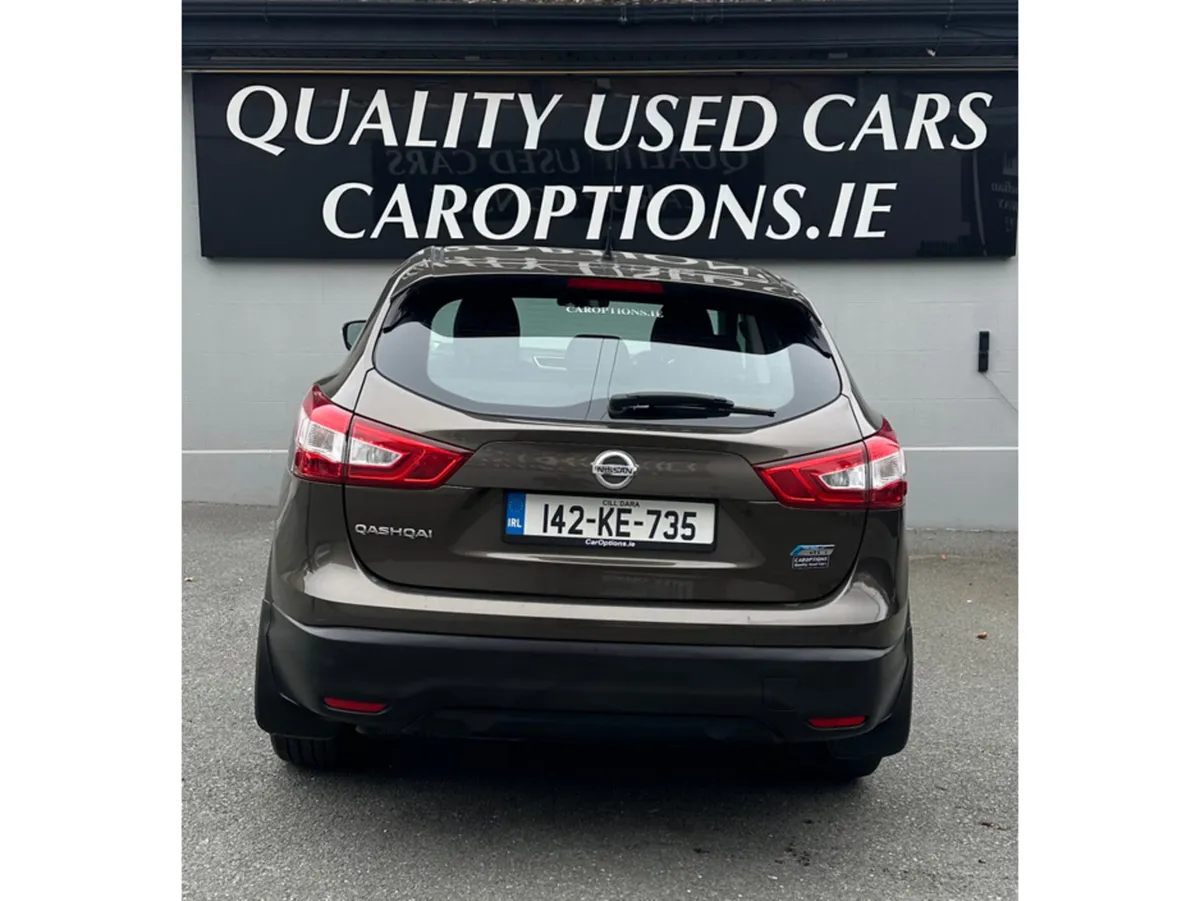 Nissan Qashqai MPV, Diesel, 2014, Brown