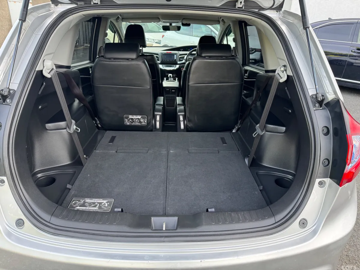 Honda Jade MPV, Petrol Hybrid, 2015, Silver