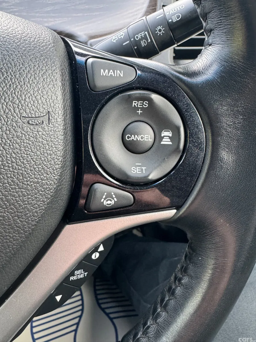 Honda Jade MPV, Petrol Hybrid, 2015, Silver