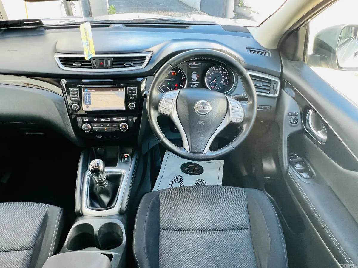 Nissan Qashqai SUV, Diesel, 2017, Silver