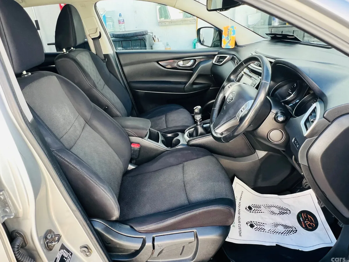 Nissan Qashqai SUV, Diesel, 2017, Silver