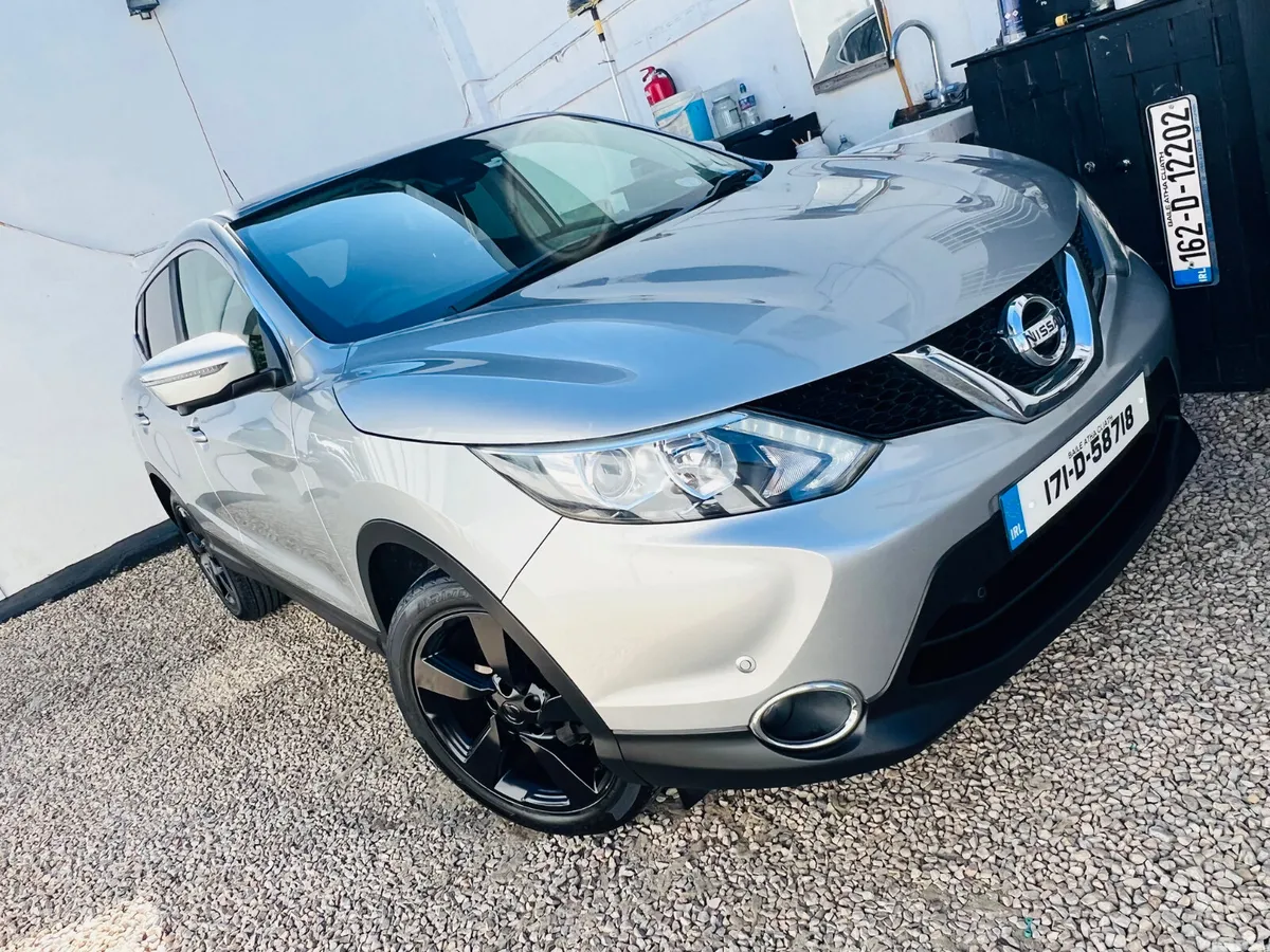 Nissan Qashqai SUV, Diesel, 2017, Silver