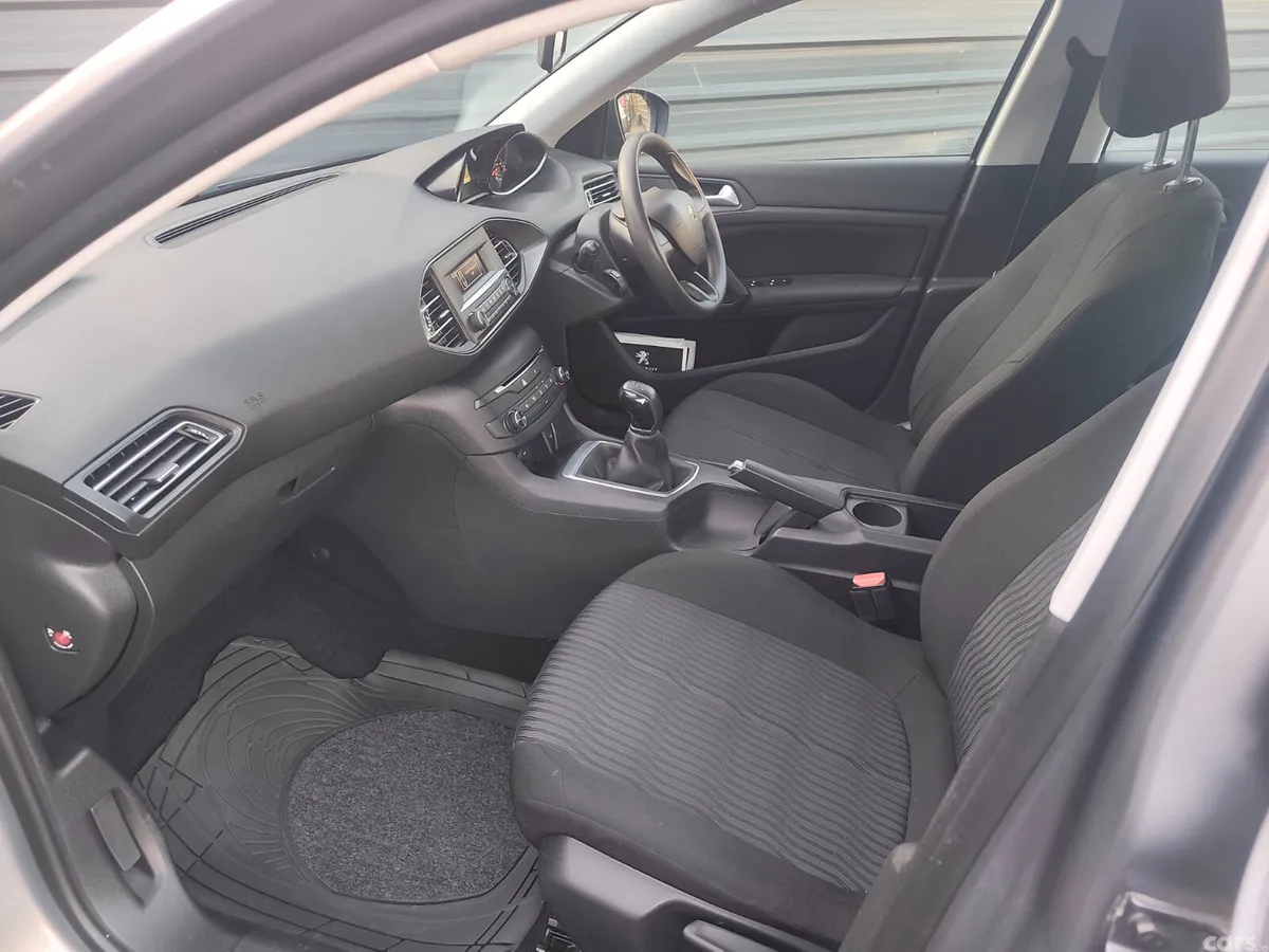 Peugeot 308 Hatchback, Diesel, 2016, Grey