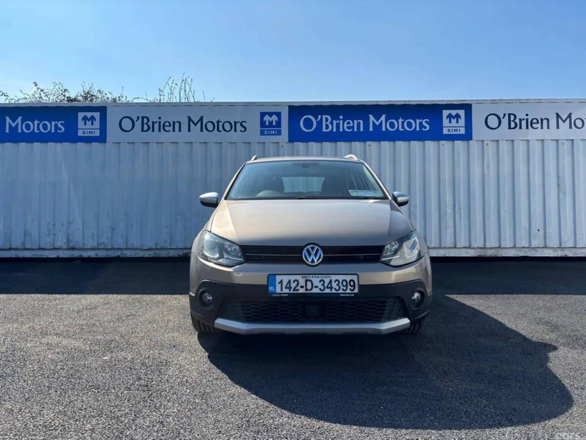 Volkswagen Polo MPV, Petrol, 2014, Gold