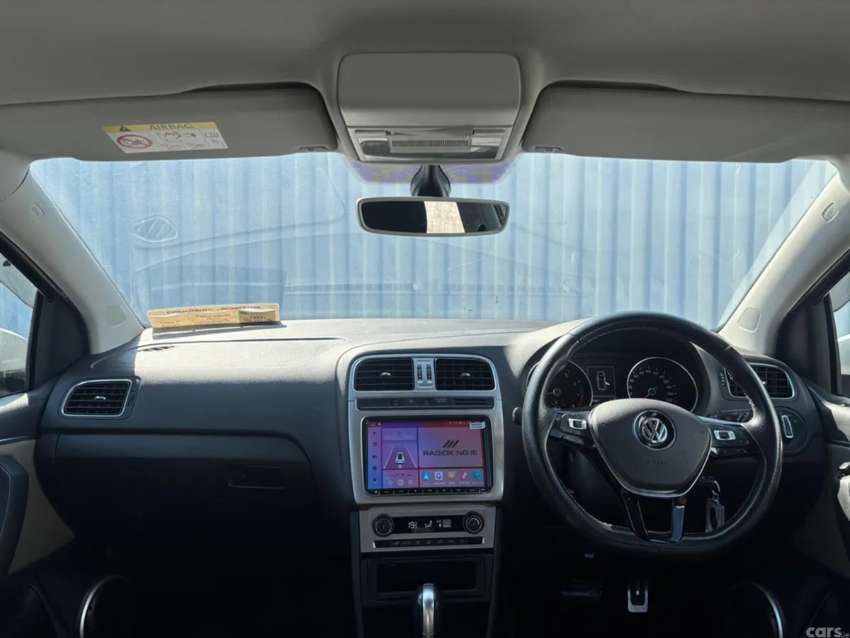 Volkswagen Polo MPV, Petrol, 2014, Gold