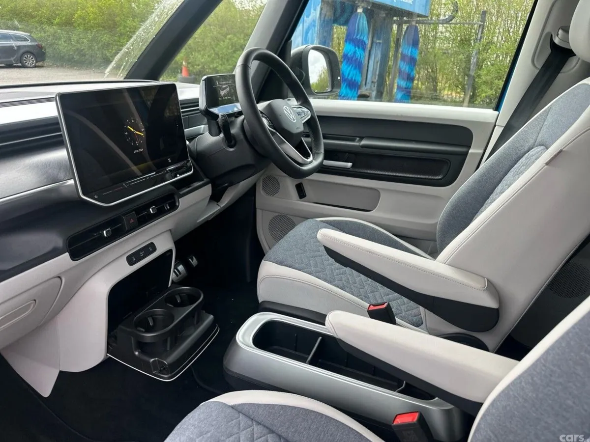 Volkswagen ID.Buzz MPV, Electric, 2026, Blue