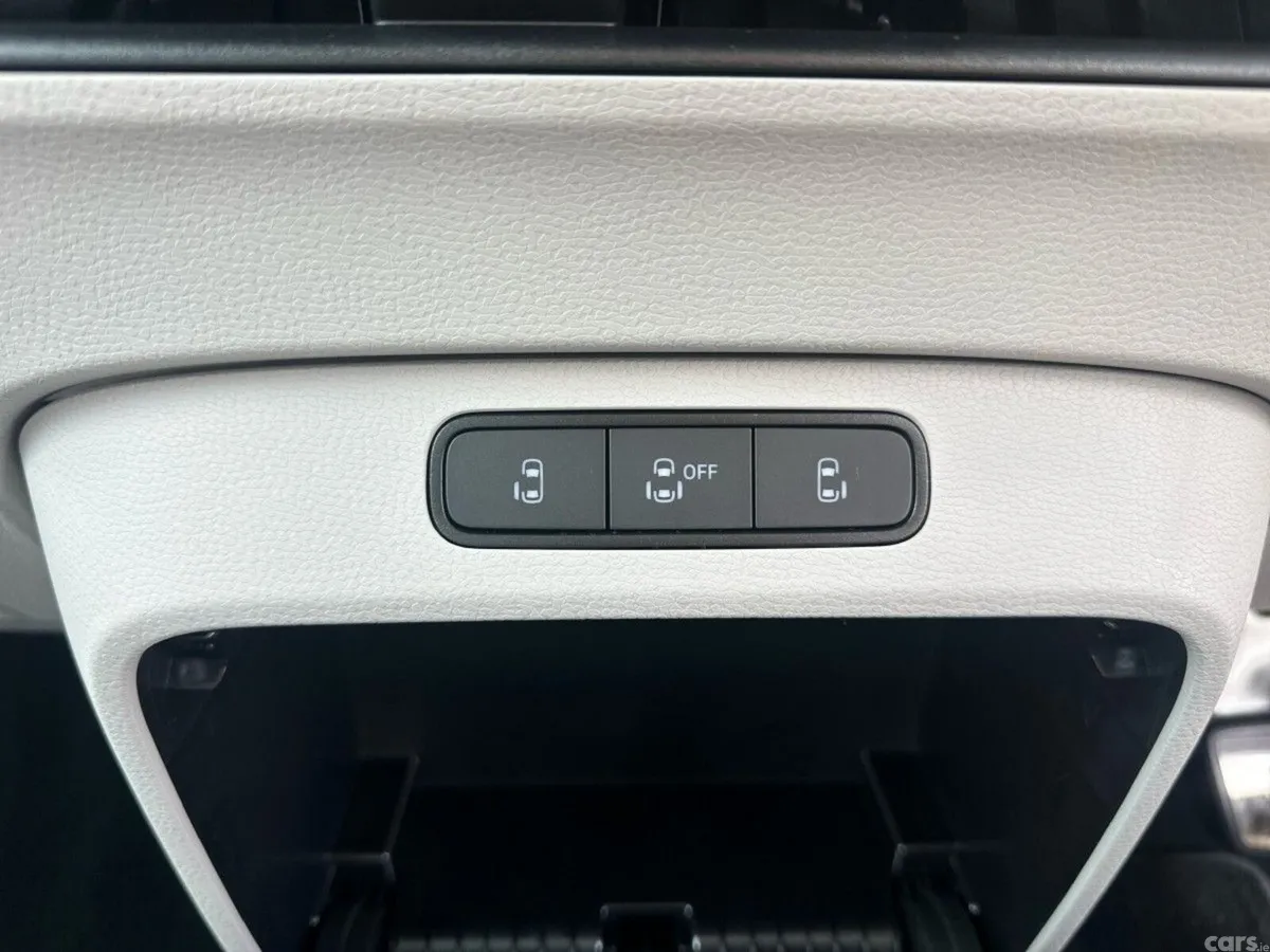 Volkswagen ID.Buzz MPV, Electric, 2026, Blue