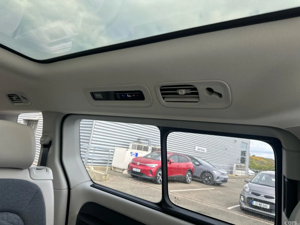 Volkswagen ID.Buzz MPV, Electric, 2026, Blue