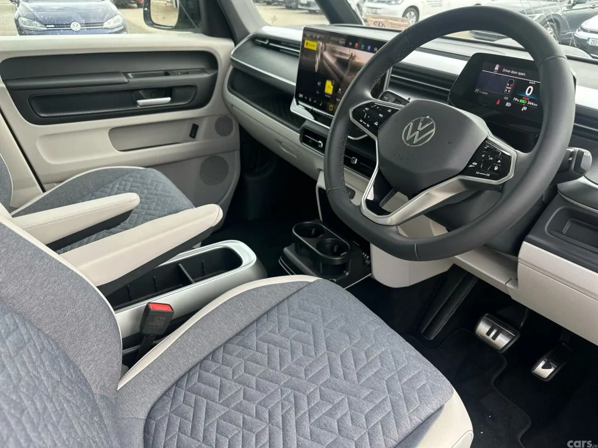 Volkswagen ID.Buzz MPV, Electric, 2026, Blue