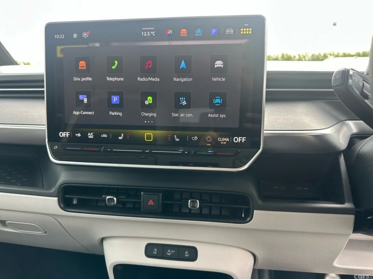Volkswagen ID.Buzz MPV, Electric, 2026, Blue