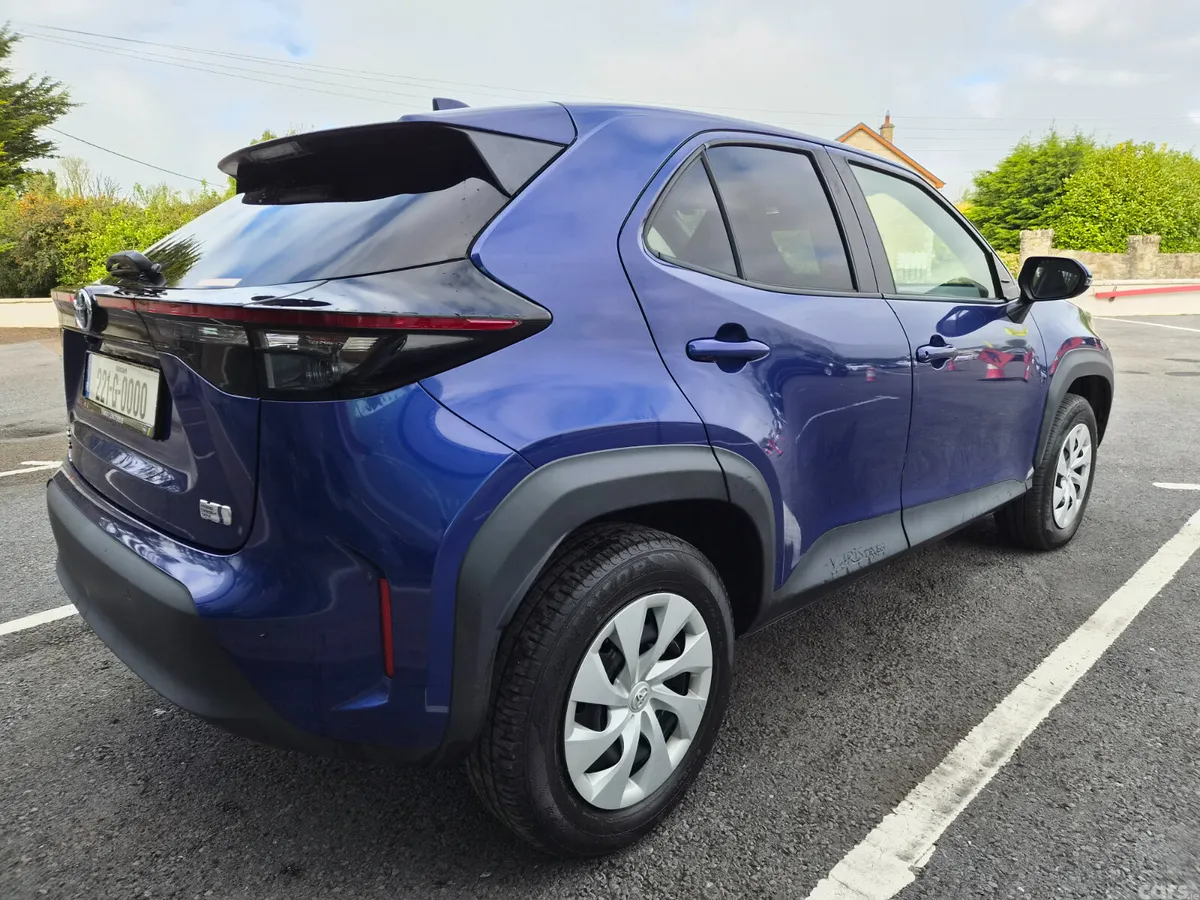 Toyota Yaris Cross SUV, Petrol Hybrid, 2022, Blue