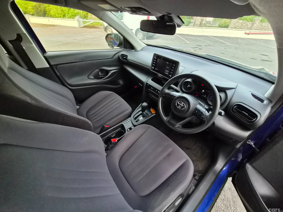 Toyota Yaris Cross SUV, Petrol Hybrid, 2022, Blue
