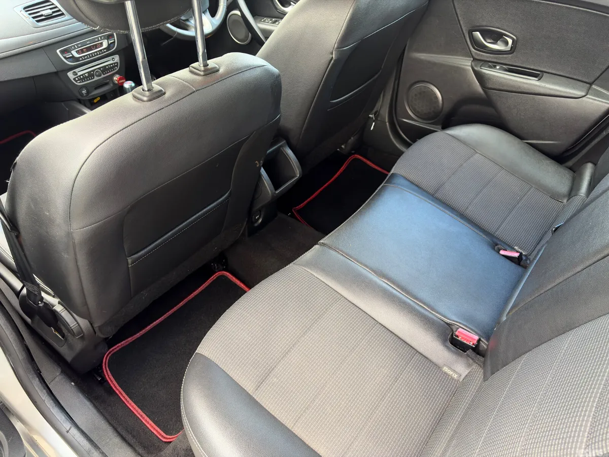 Renault Megane Estate/Jeep, Diesel, 2011, Silver