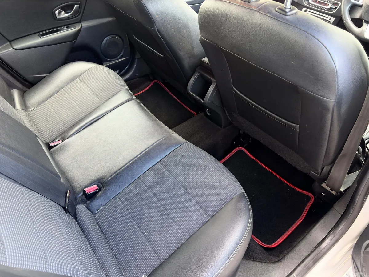 Renault Megane Estate/Jeep, Diesel, 2011, Silver
