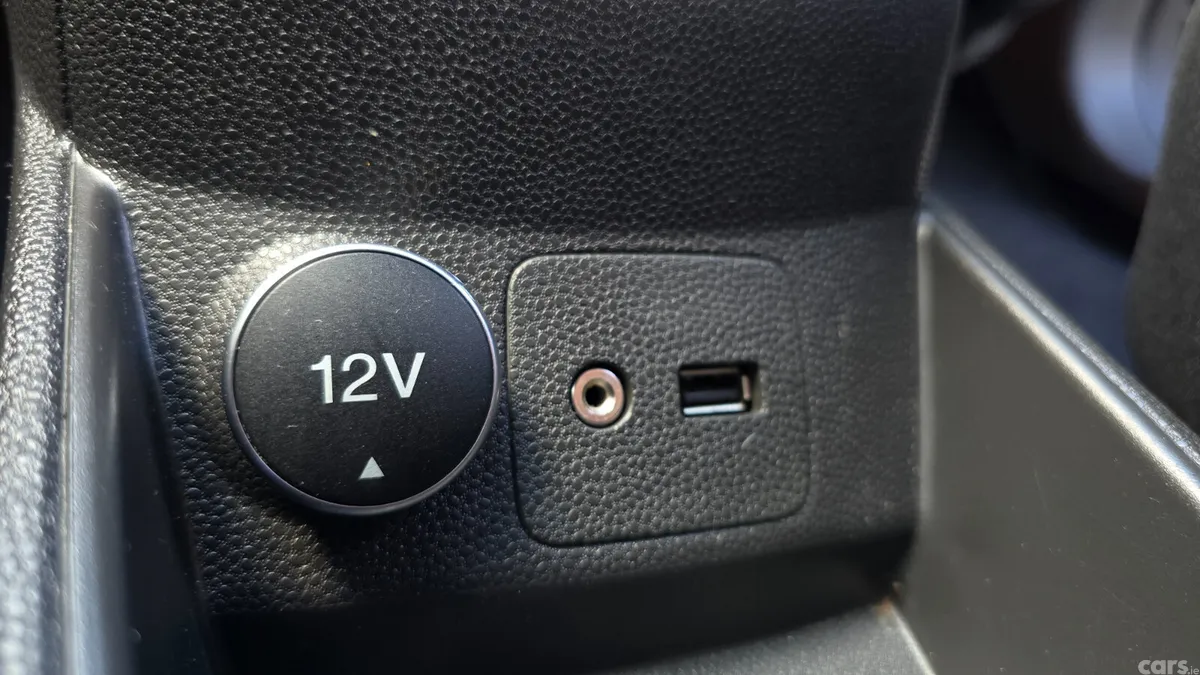 Ford Fiesta Hatchback, Petrol, 2016, Silver