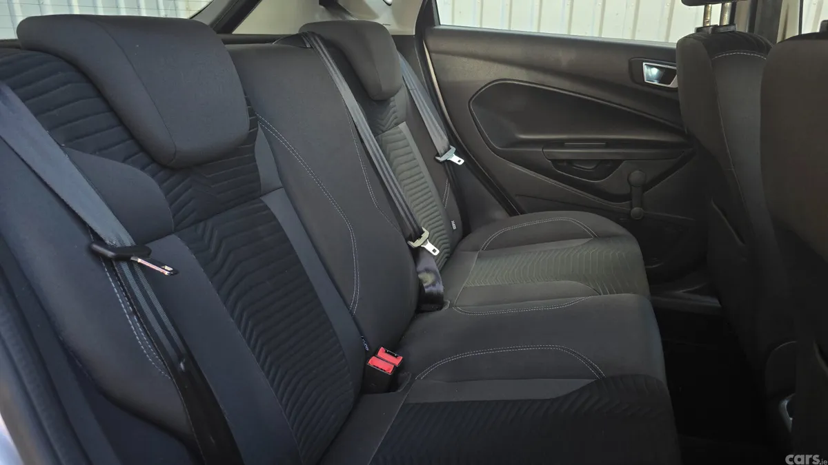 Ford Fiesta Hatchback, Petrol, 2016, Silver