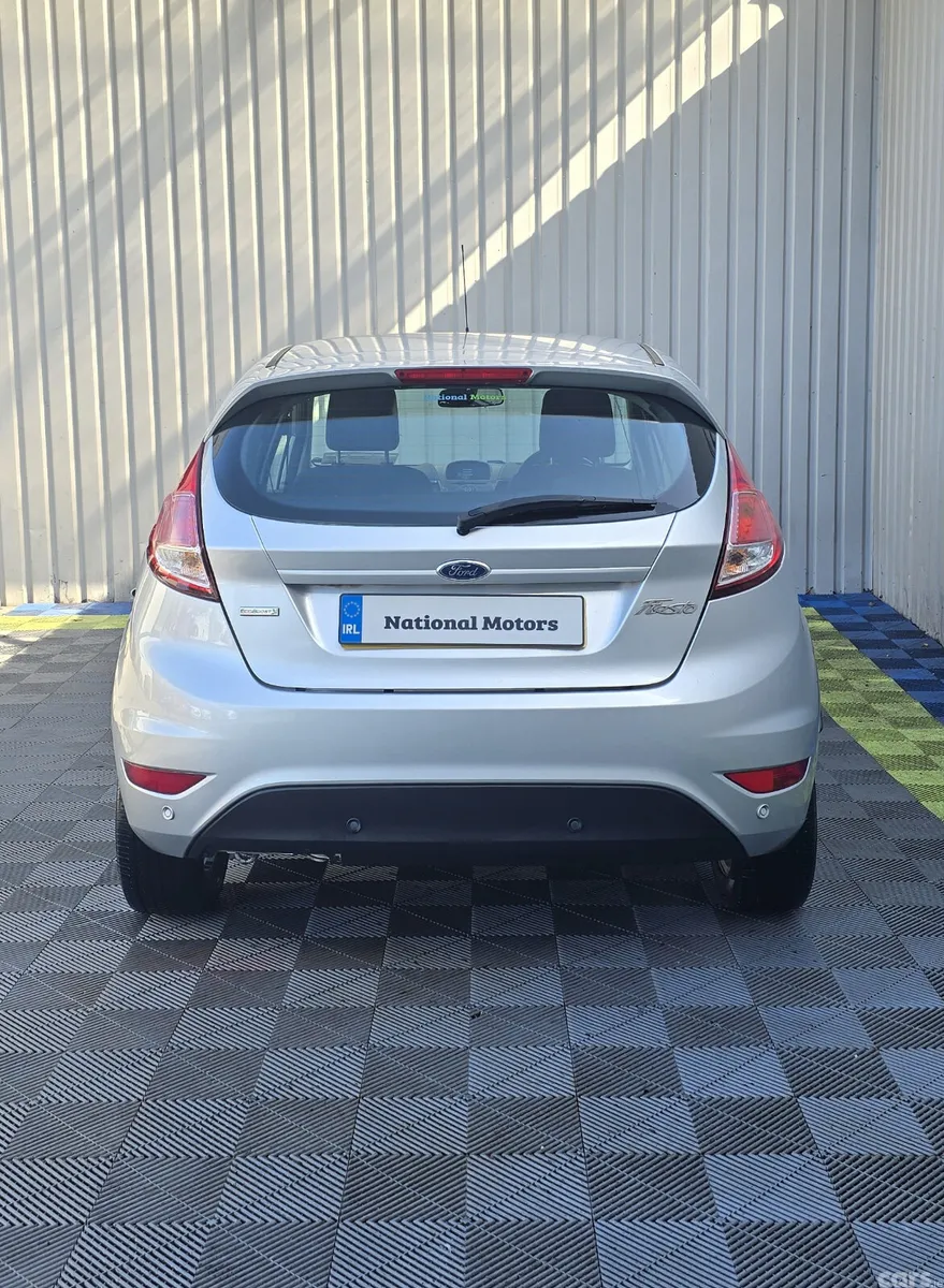 Ford Fiesta Hatchback, Petrol, 2016, Silver