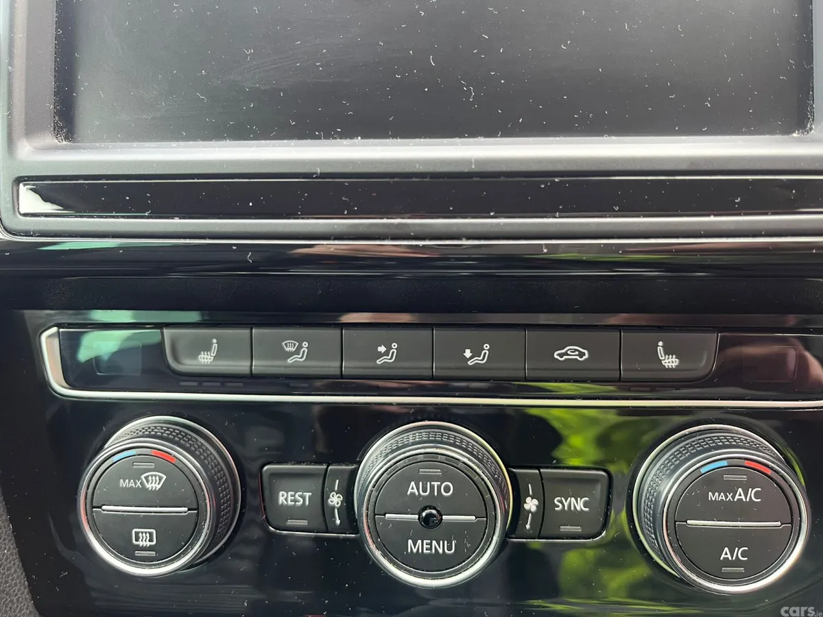 Volkswagen Passat Saloon, Diesel, 2015, Silver