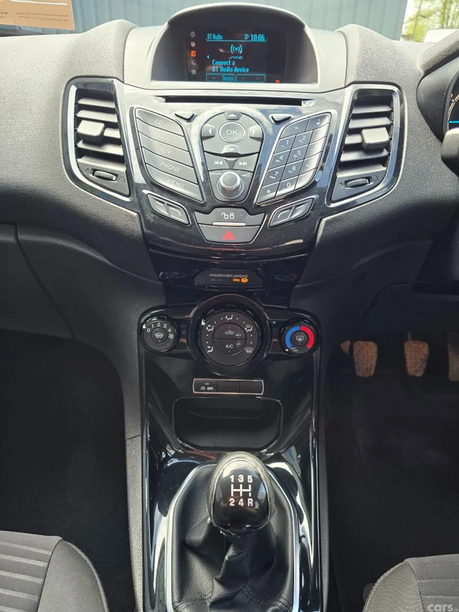 Ford Fiesta Hatchback, Petrol, 2015, Blue