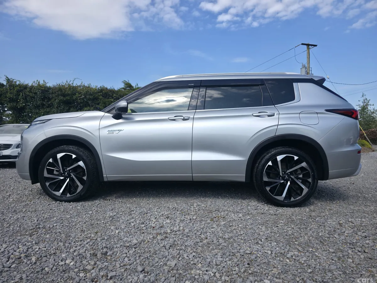Mitsubishi Outlander SUV, Petrol Plug-in Hybrid, 2022, Silver