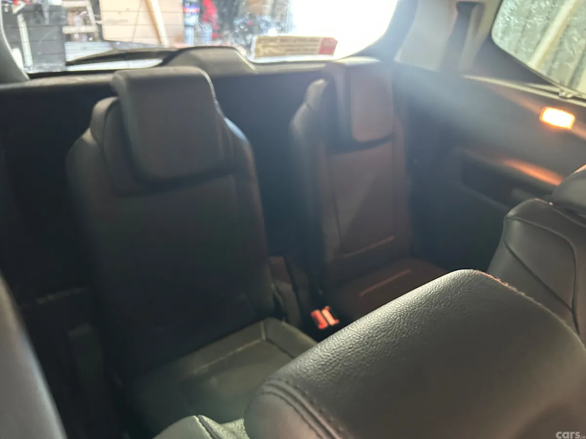 Peugeot 5008 MPV, Diesel, 2017, Grey