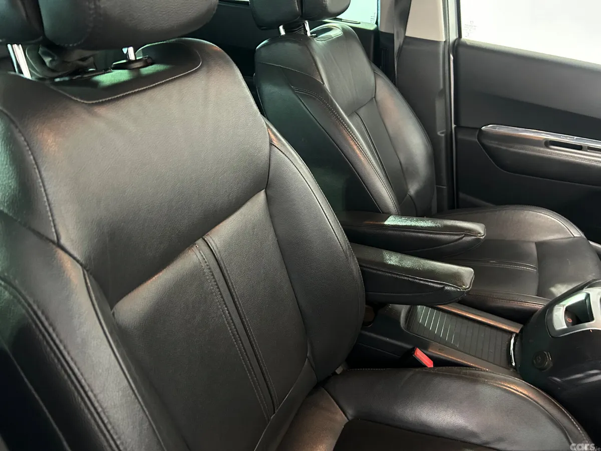 Peugeot 5008 MPV, Diesel, 2017, Grey