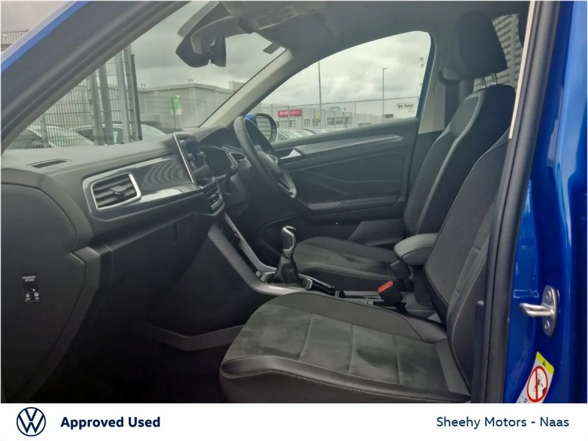 Volkswagen T-Roc SUV, Petrol, 2024, Blue