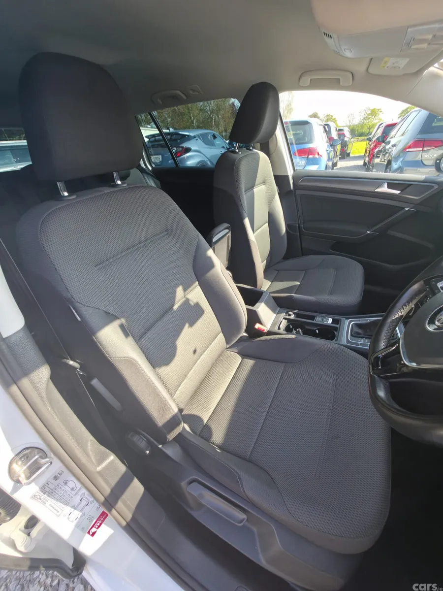 Volkswagen Golf Estate, Petrol, 2017, White