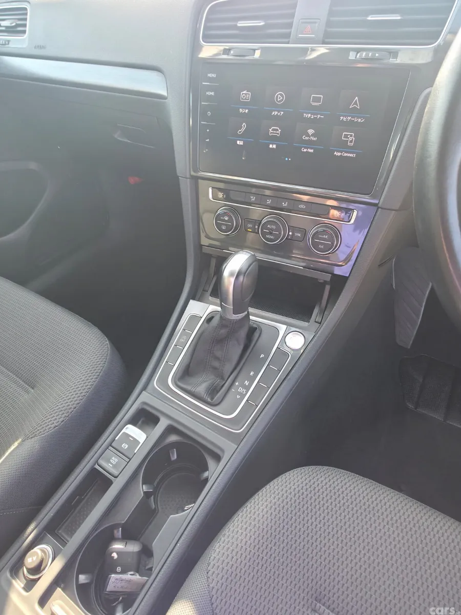 Volkswagen Golf Estate, Petrol, 2017, White