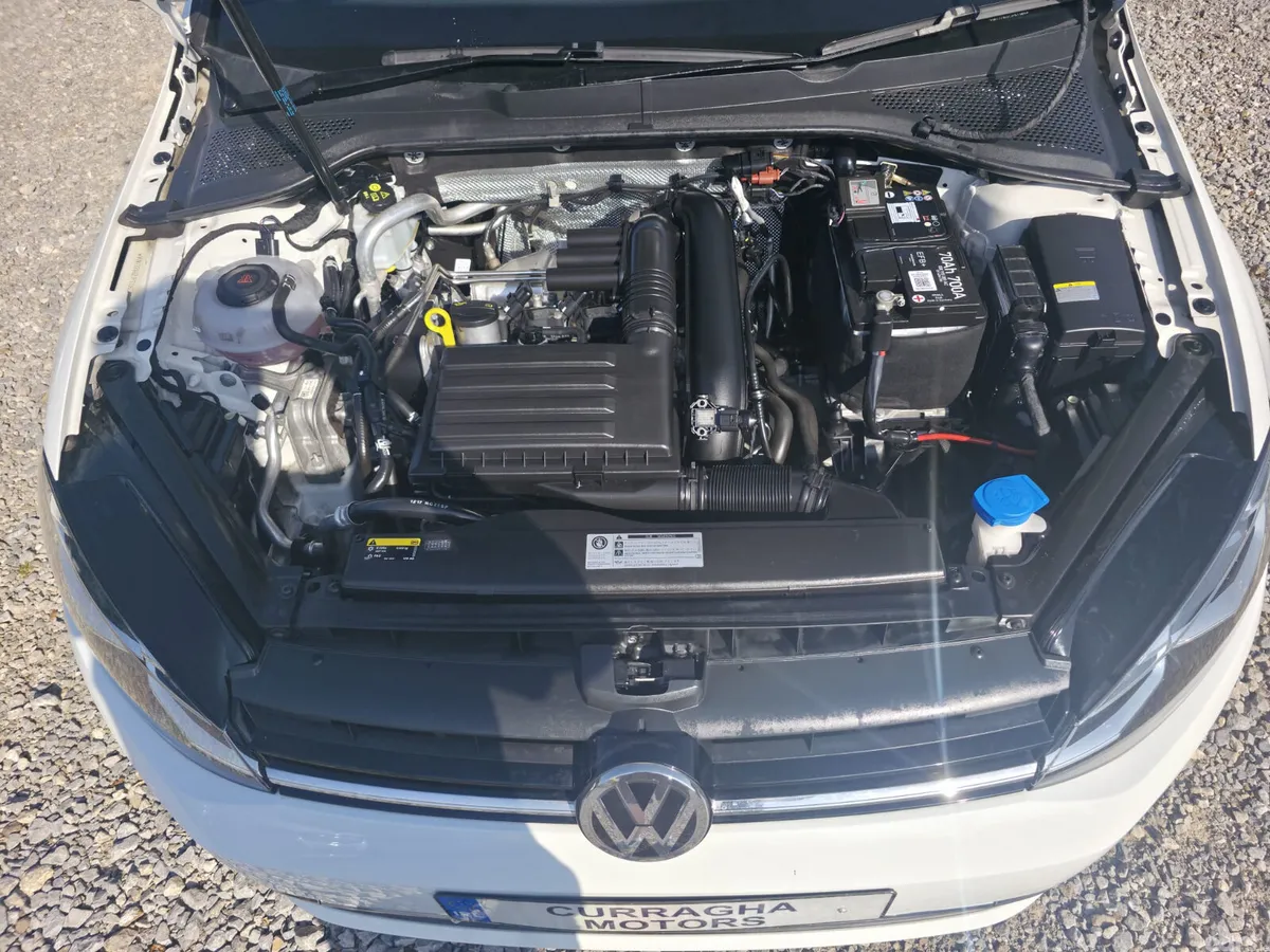 Volkswagen Golf Estate, Petrol, 2017, White