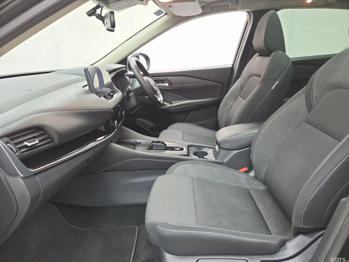 Nissan Qashqai MPV, Petrol Hybrid, 2023, Black