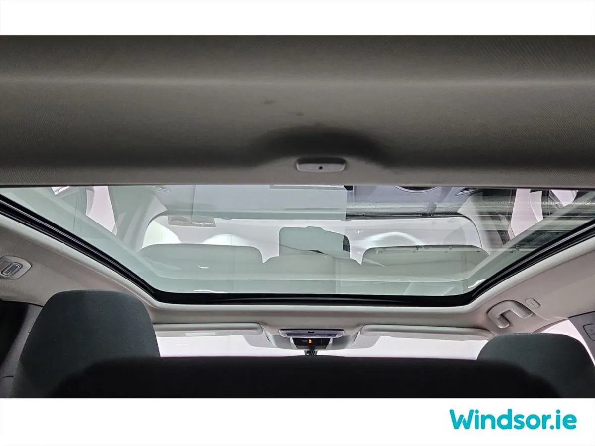 Nissan Qashqai MPV, Petrol Hybrid, 2023, White