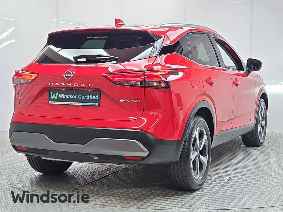 Nissan Qashqai MPV, Petrol Hybrid, 2023, Red