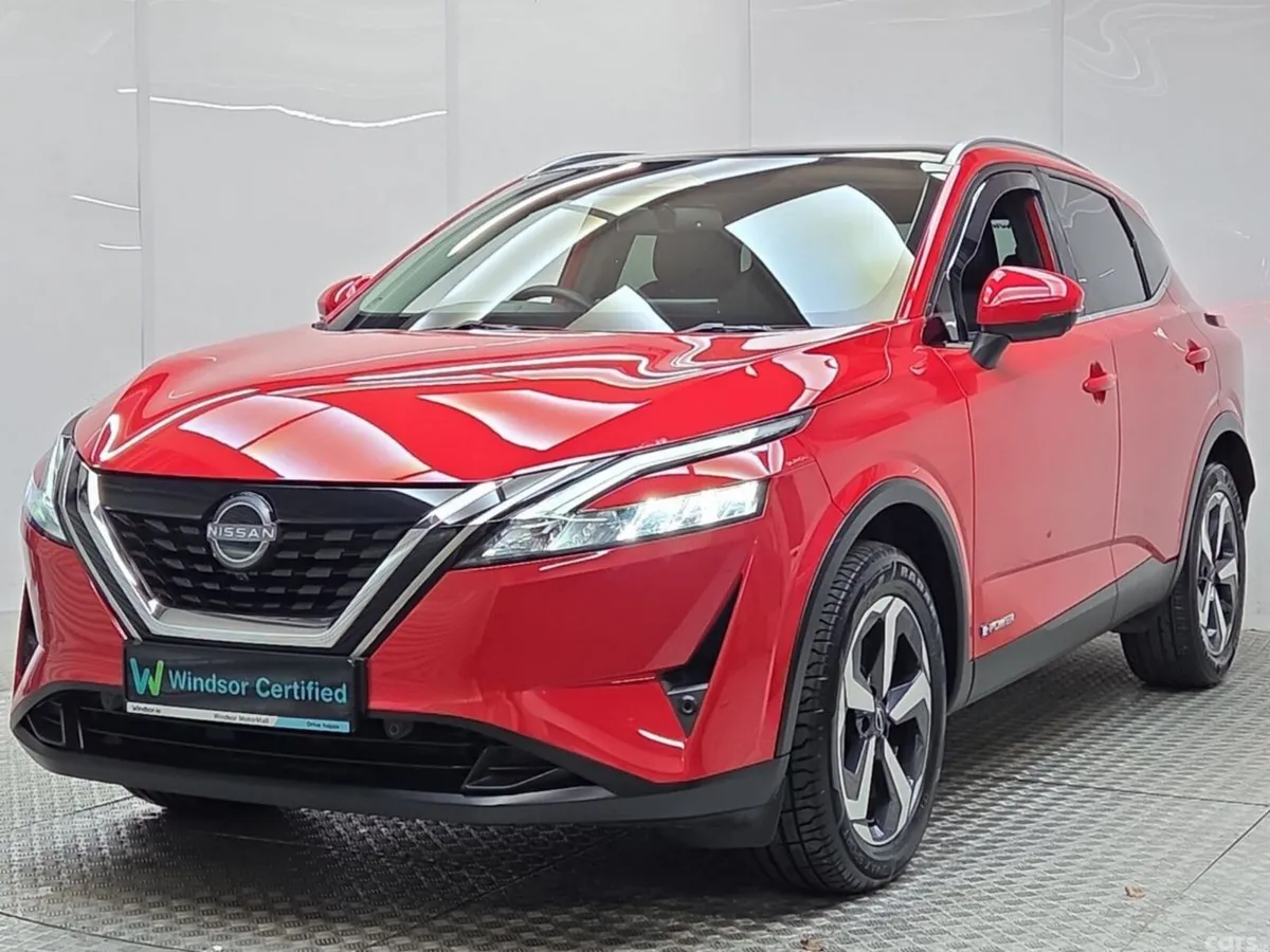 Nissan Qashqai MPV, Petrol Hybrid, 2023, Red