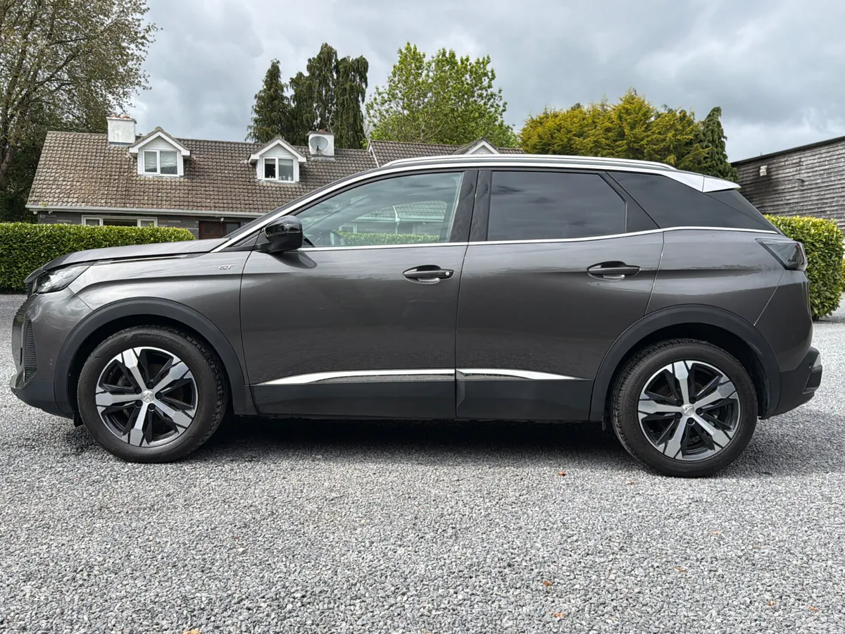 Peugeot 3008 MPV, Petrol, 2022, Grey