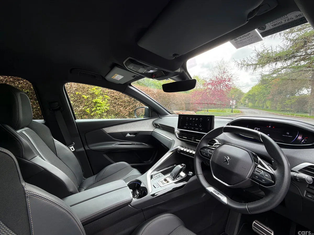 Peugeot 3008 MPV, Petrol, 2022, Grey
