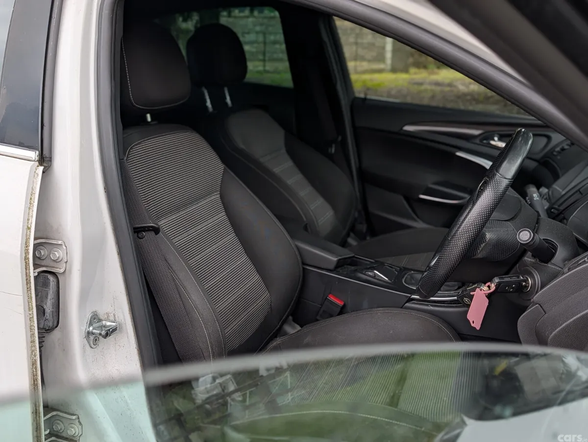 Opel Insignia Saloon, Diesel, 2015, White