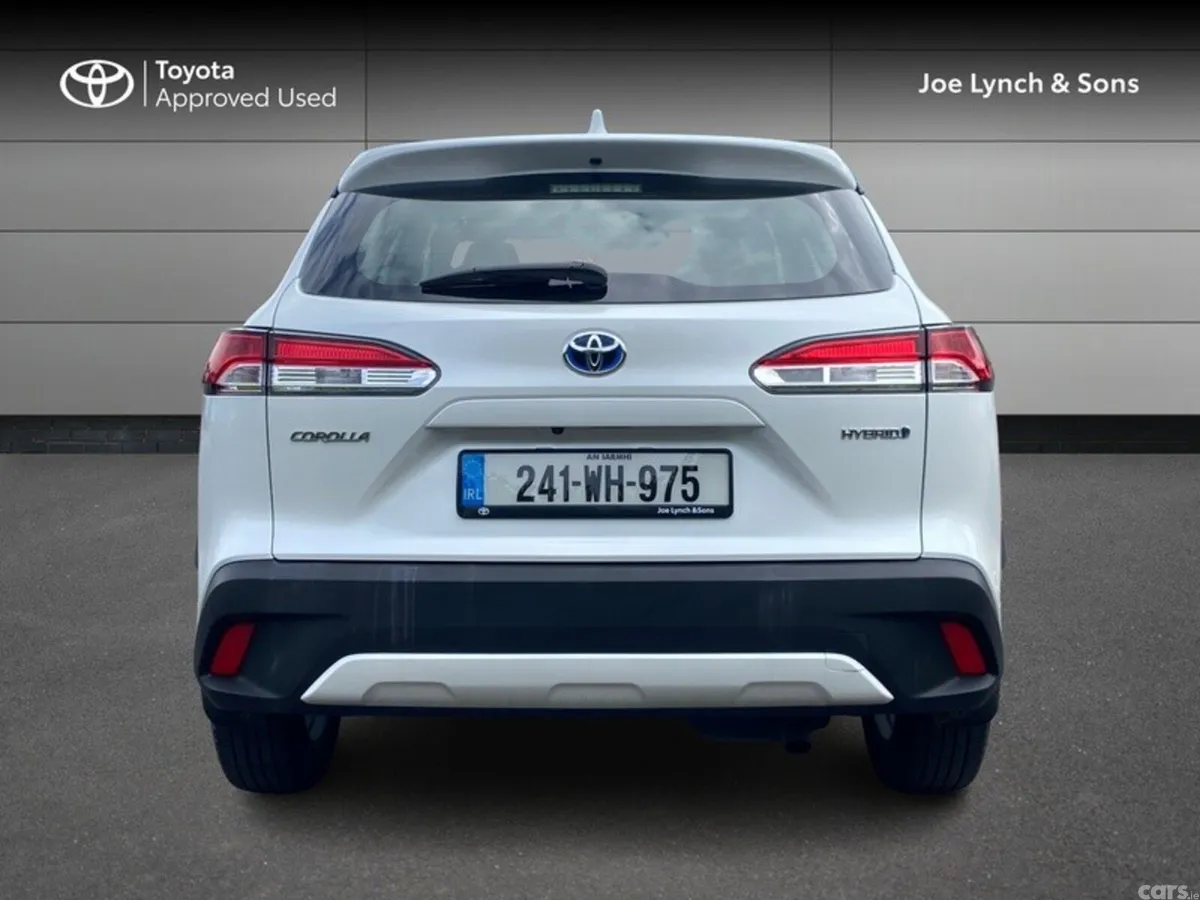 Toyota Corolla Cross Hatchback, Petrol Hybrid, 2024, White