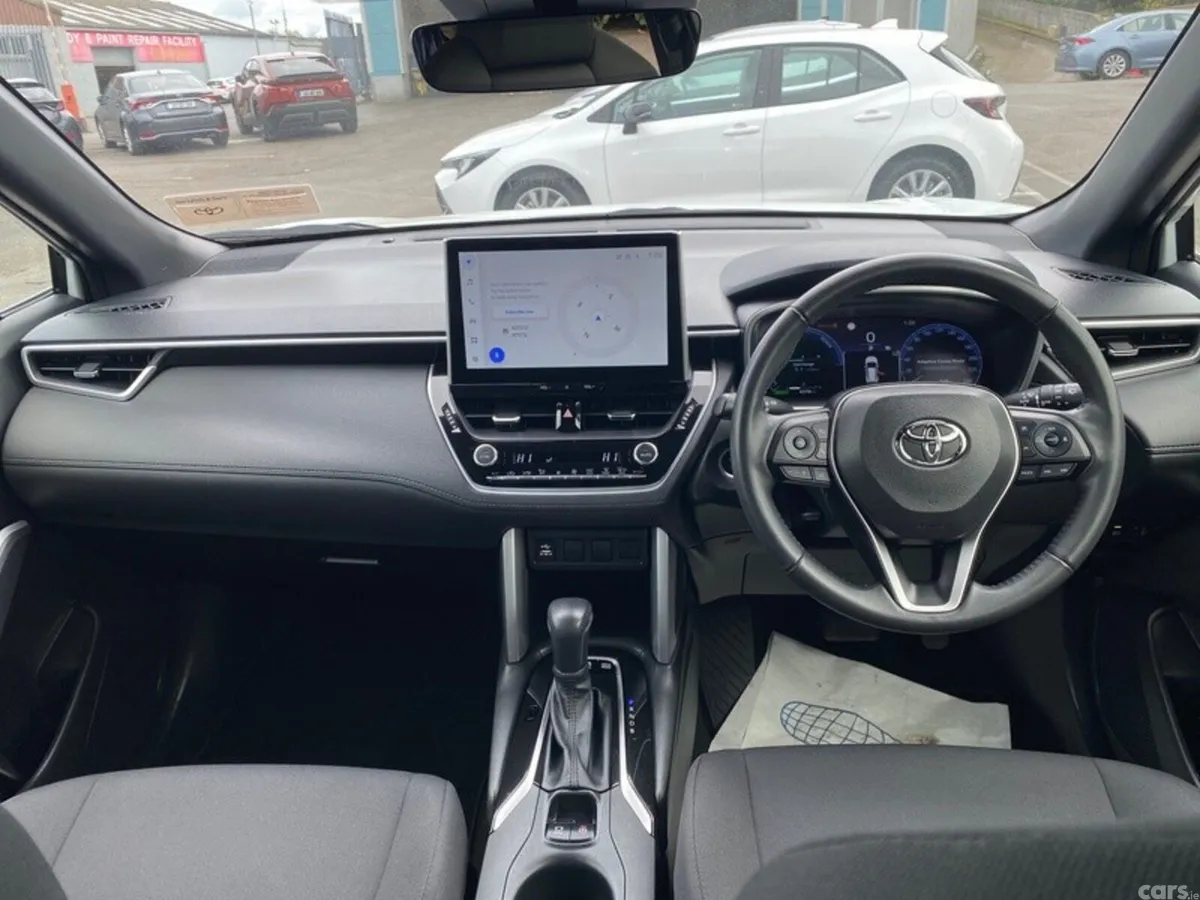 Toyota Corolla Cross Hatchback, Petrol Hybrid, 2024, White