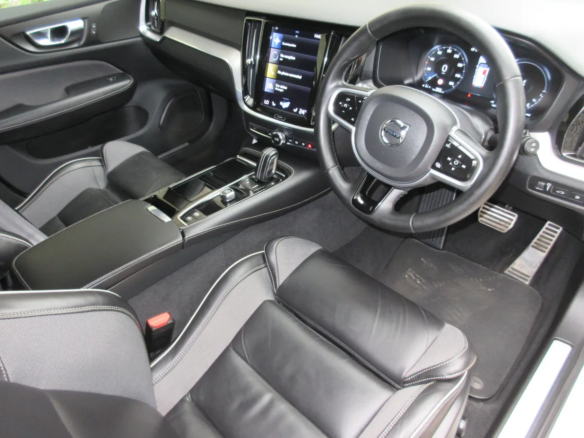 Volvo V60 Estate, Petrol Plug-in Hybrid, 2022, White