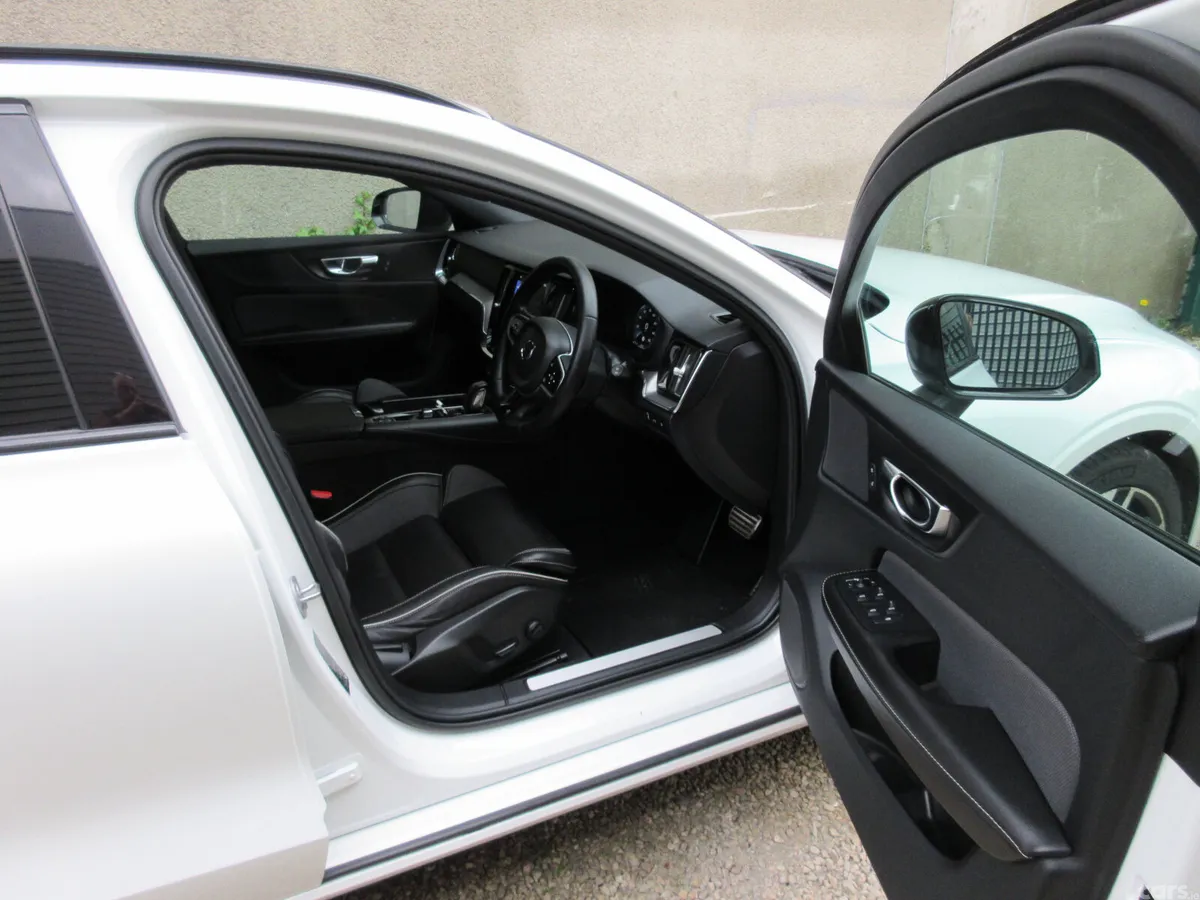 Volvo V60 Estate, Petrol Plug-in Hybrid, 2022, White