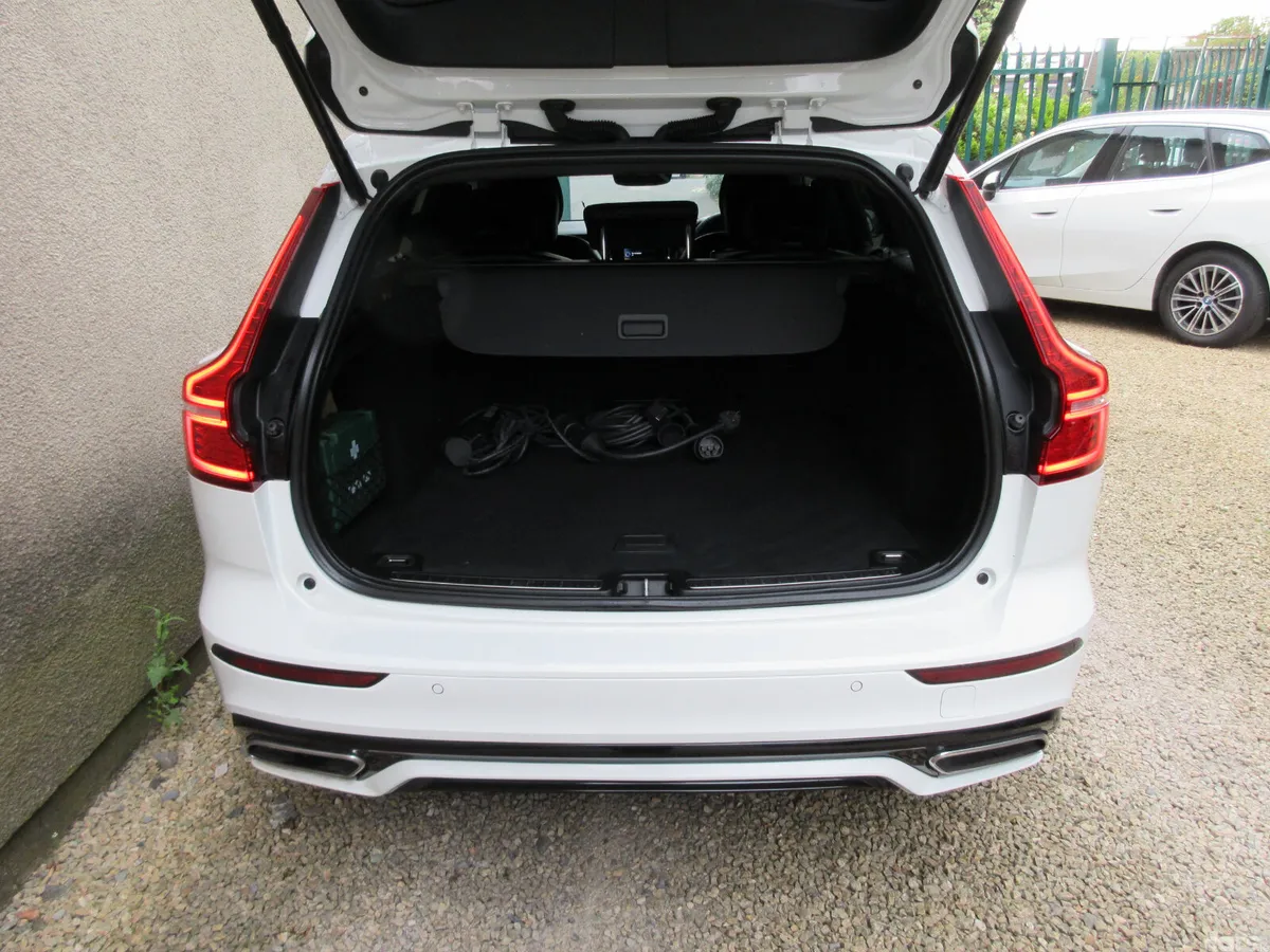 Volvo V60 Estate, Petrol Plug-in Hybrid, 2022, White