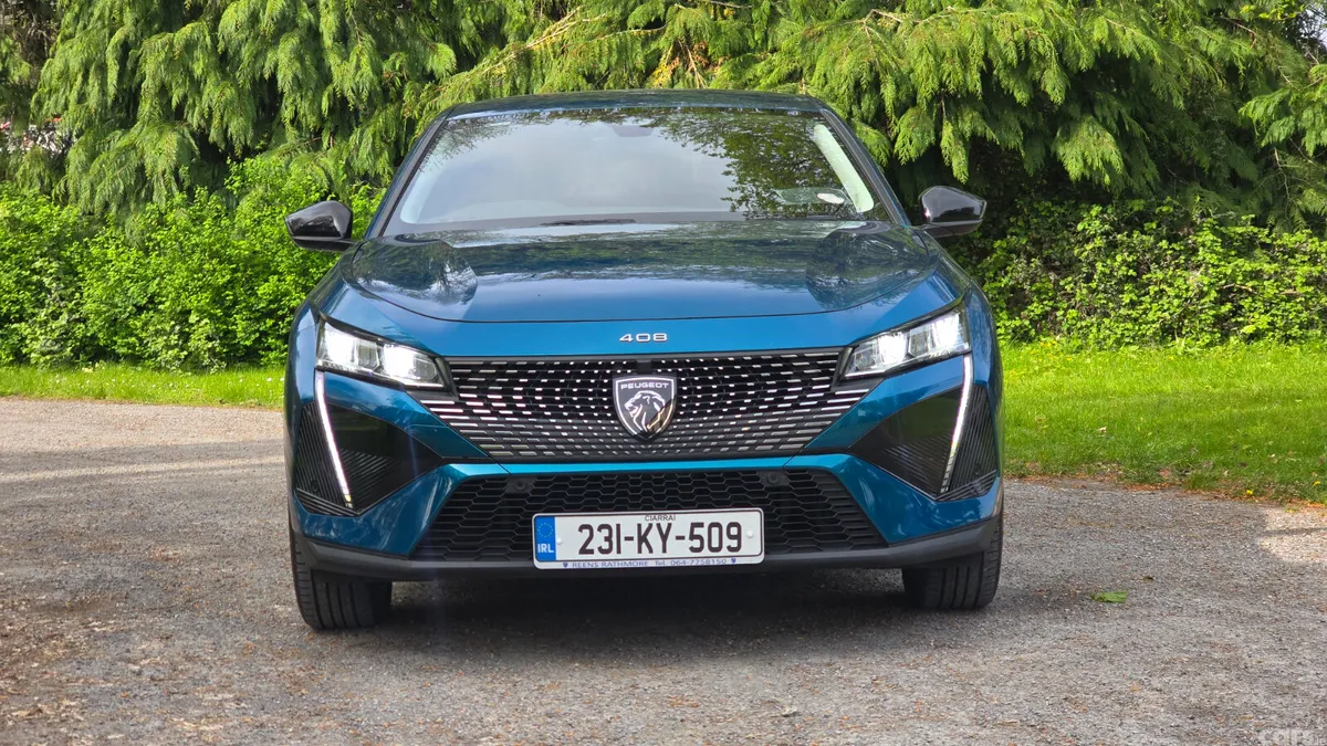 Peugeot 408 Hatchback, Petrol, 2023, Blue