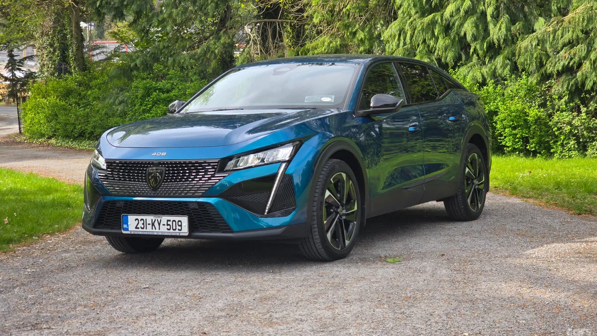 Peugeot 408 Hatchback, Petrol, 2023, Blue