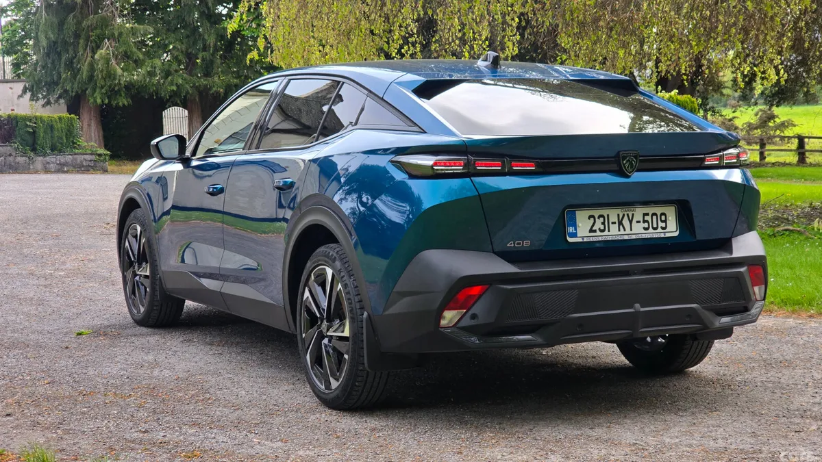Peugeot 408 Hatchback, Petrol, 2023, Blue
