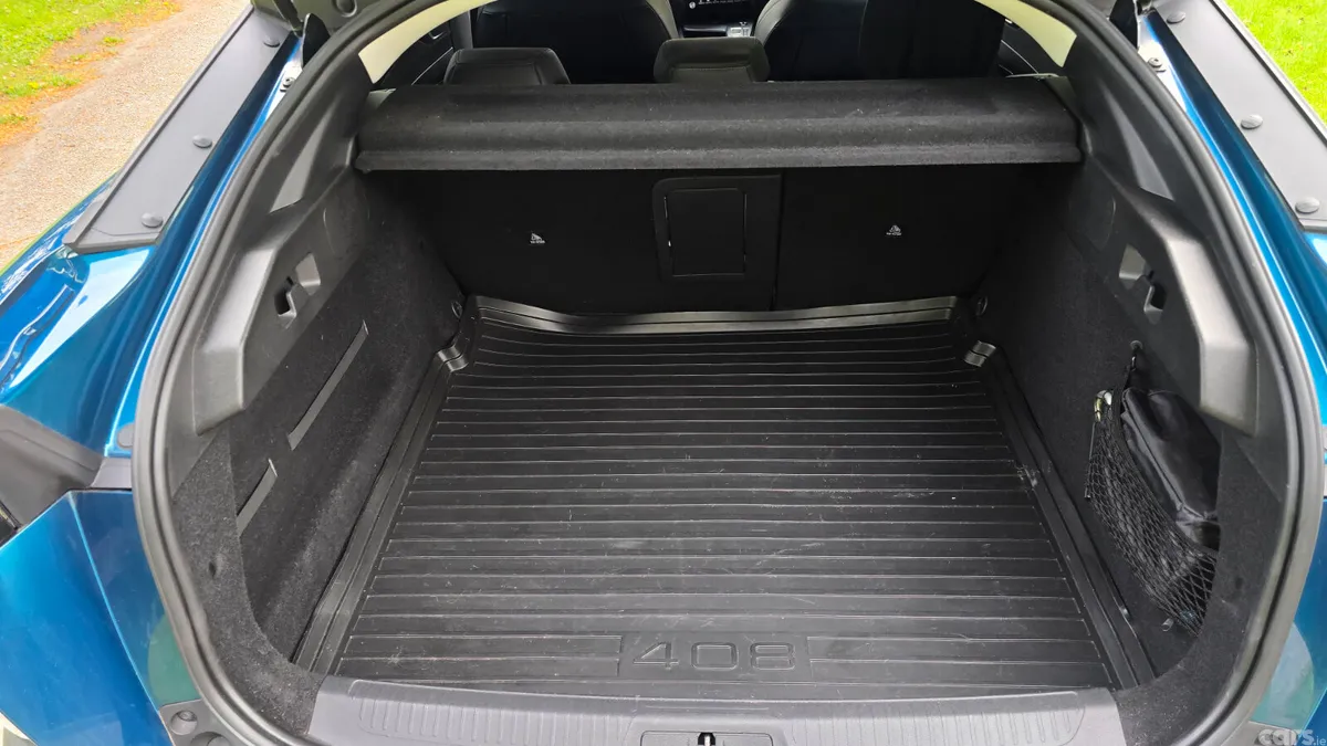 Peugeot 408 Hatchback, Petrol, 2023, Blue