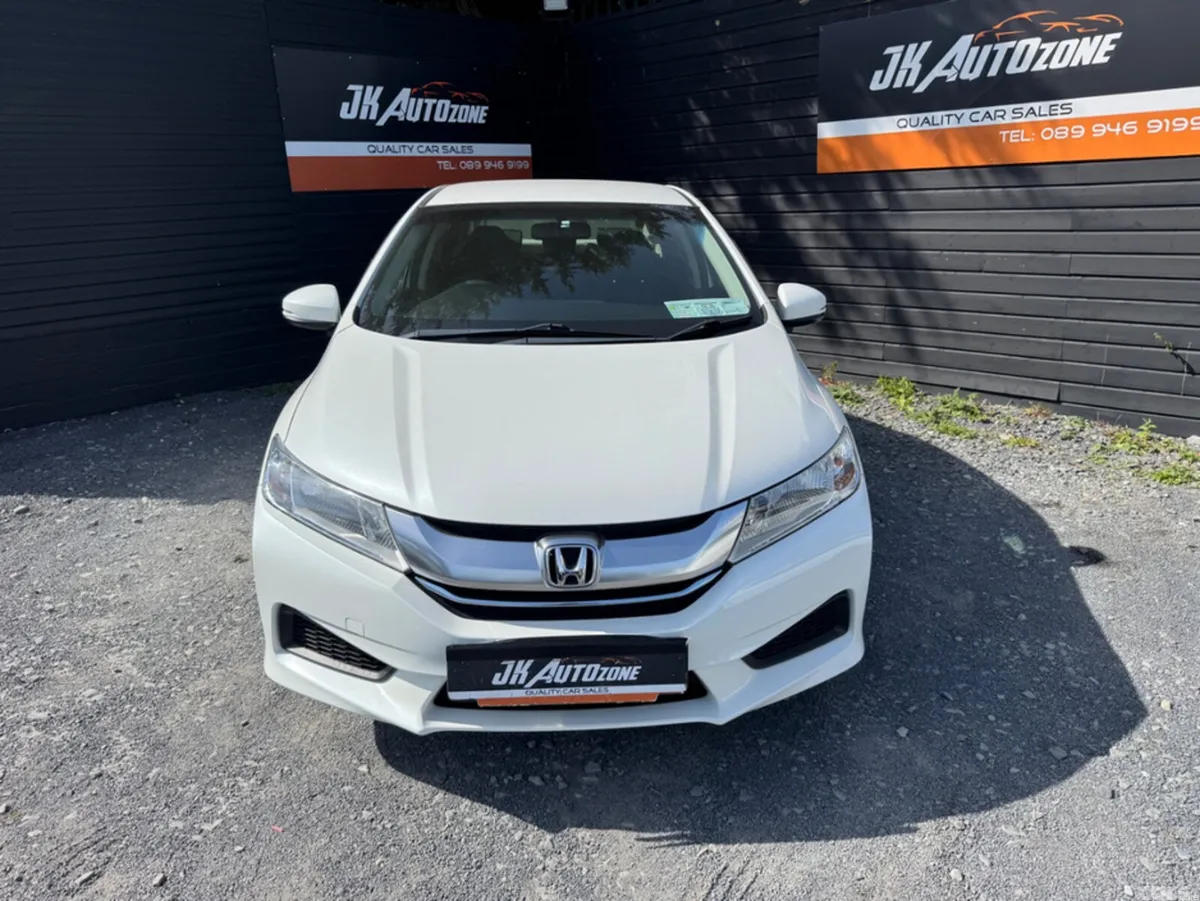 Honda Grace Saloon, Petrol Hybrid, 2016, White
