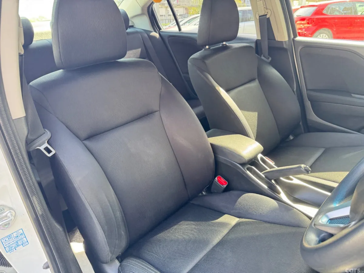 Honda Grace Saloon, Petrol Hybrid, 2016, White