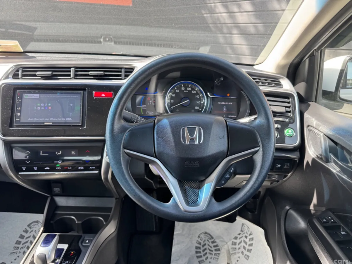 Honda Grace Saloon, Petrol Hybrid, 2016, White