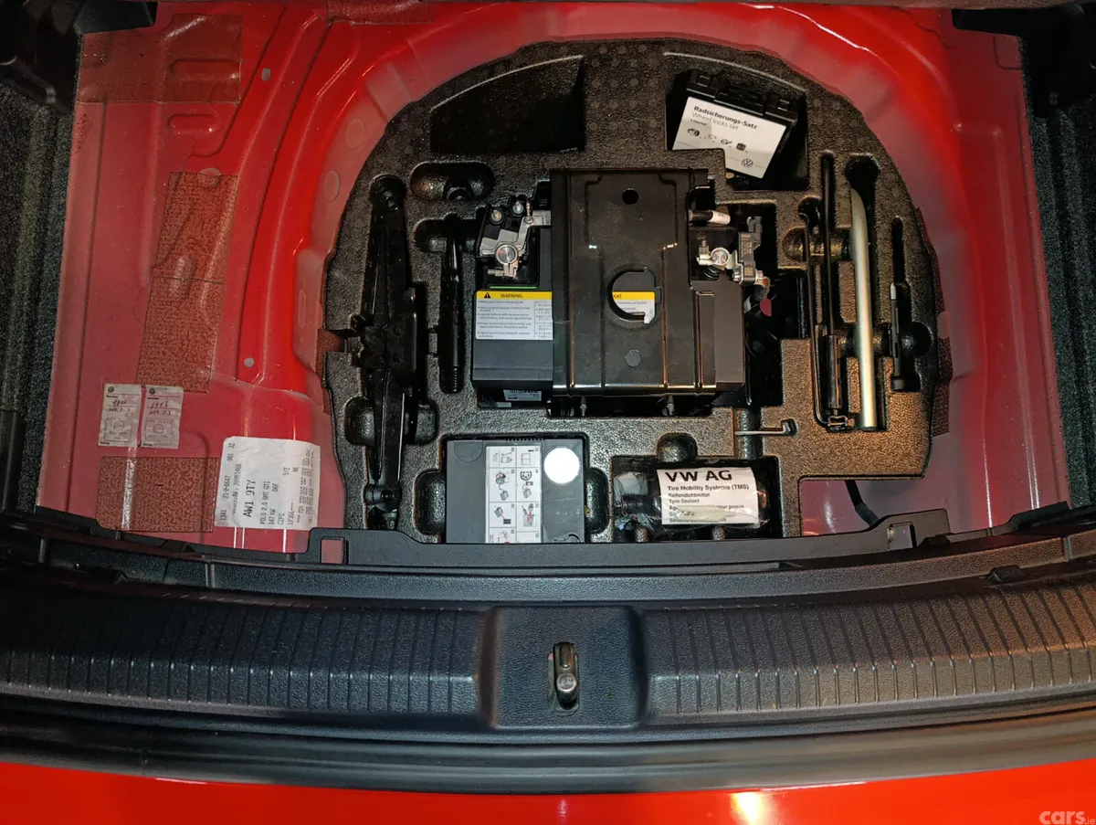 Volkswagen Polo Hatchback, Petrol, 2018, Red